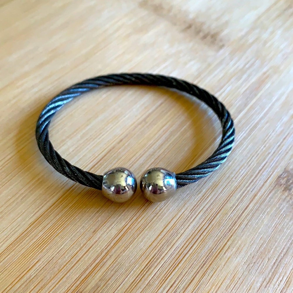 Magnetic Cuff Bracelet Dark Gray/Silver Unisex